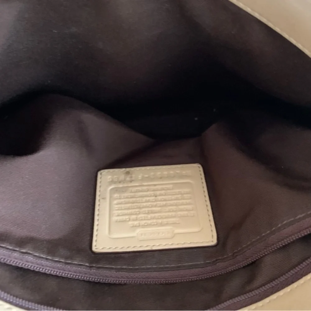 Coach Vintage Hampton Hobo Leather Tan Shoulder Bag Soft Pebbled Collection